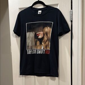 Taylor Swift Black Short Sleeve Graphic Tee